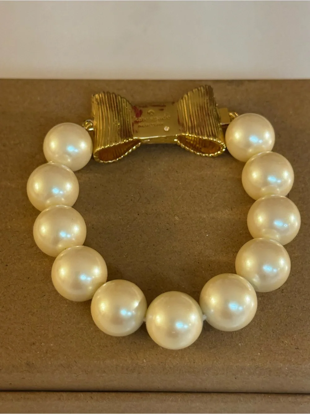 🤍💛 NWOT KATE SPADE ♠️ ALL WRAPPED UP IN PEARLS BRACELET! - Picture 2 of 5